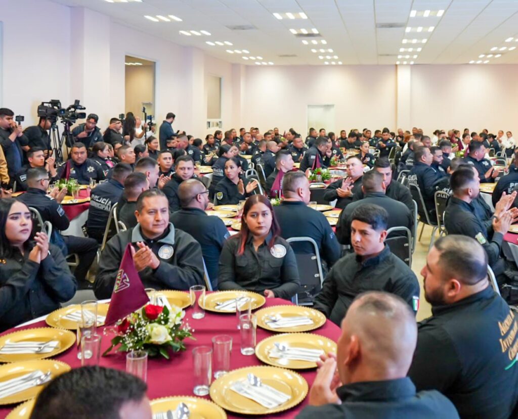 WhatsApp-Image-2025-01-02-at-10.48.26-PM-1024x829 El Día del Policía en Piedras Negras: Reconocimiento y Nuevas Iniciativas para Fortalecer la Seguridad Pública