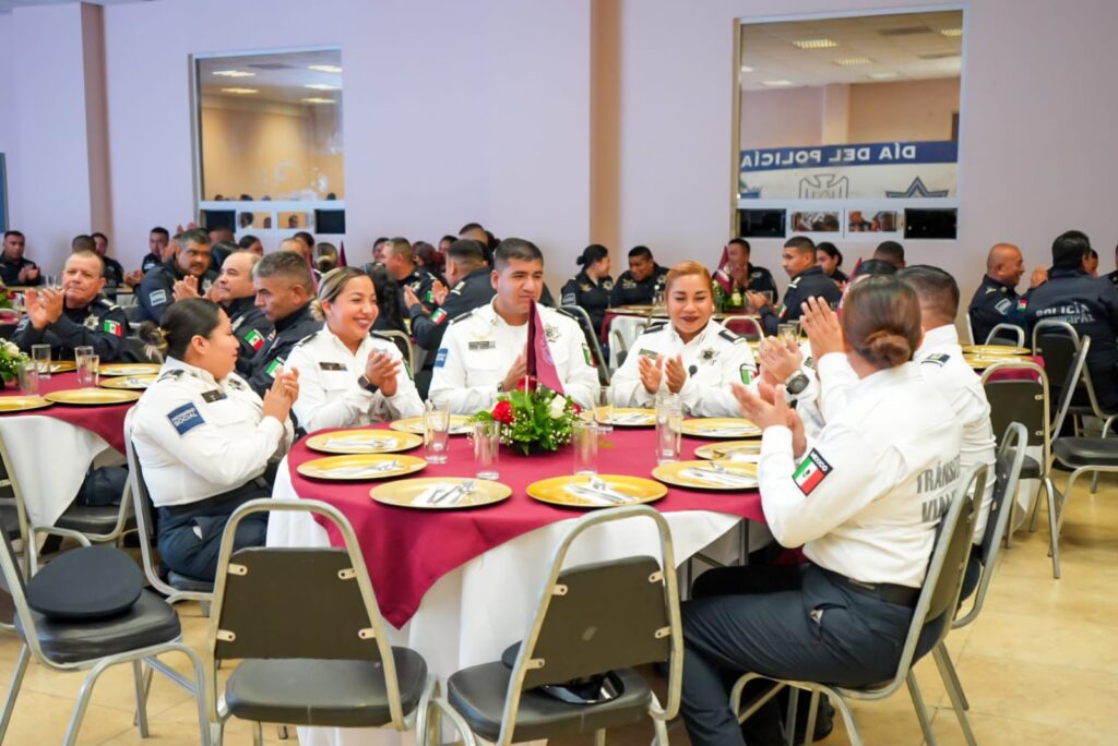 WhatsApp-Image-2025-01-02-at-10.48.27-PM-1-1024x684 El Día del Policía en Piedras Negras: Reconocimiento y Nuevas Iniciativas para Fortalecer la Seguridad Pública