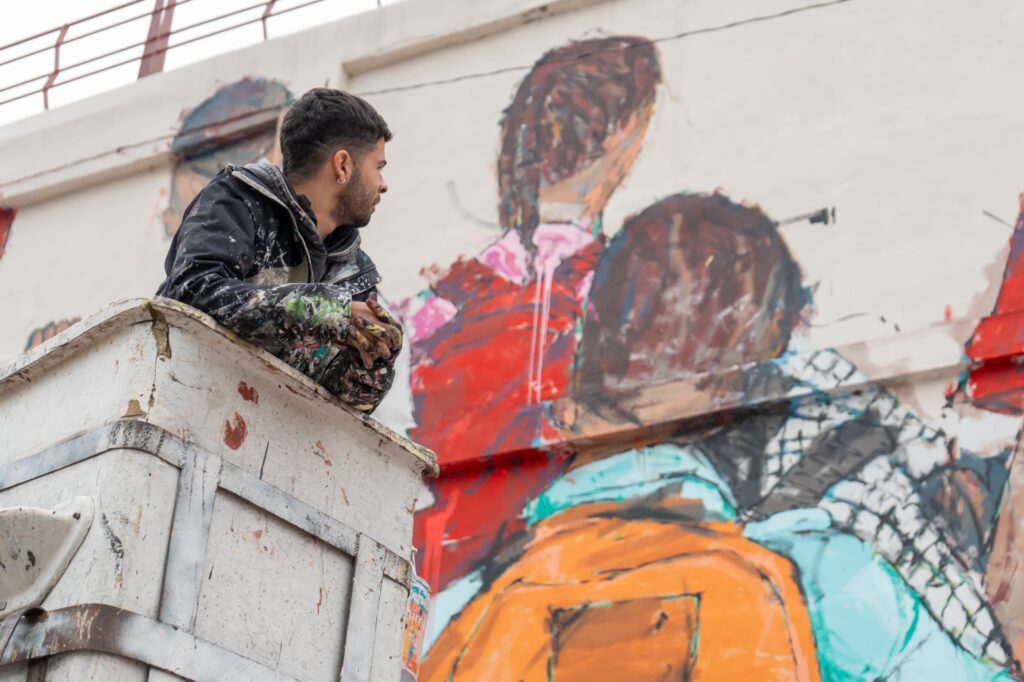 c6230c49-b6f1-4be8-8bb9-bce71b1b2940-1024x682 Piedras Negras Rinde Homenaje a los Migrantes con el Mural “Pertenecer a Nada”