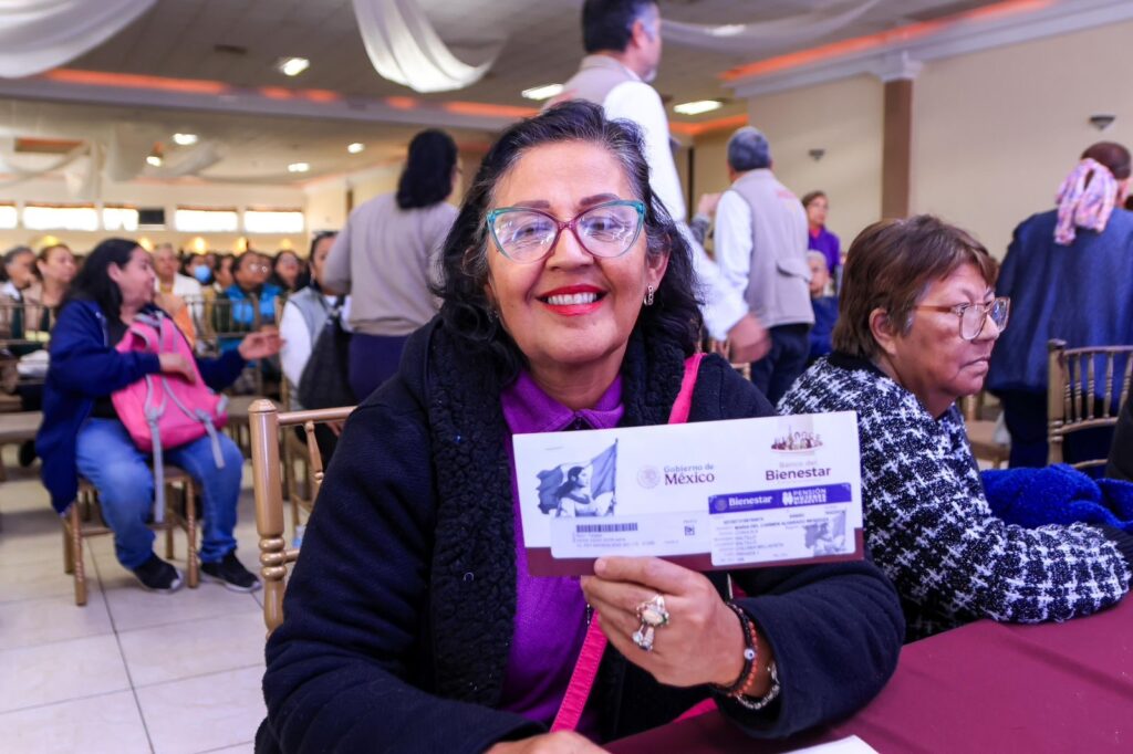 543e5110-095c-4d5f-b2d7-163f0139f8a4-1024x682 Arranca en Saltillo el programa federal “Pensión Mujeres Bienestar” de 60 a 64 años