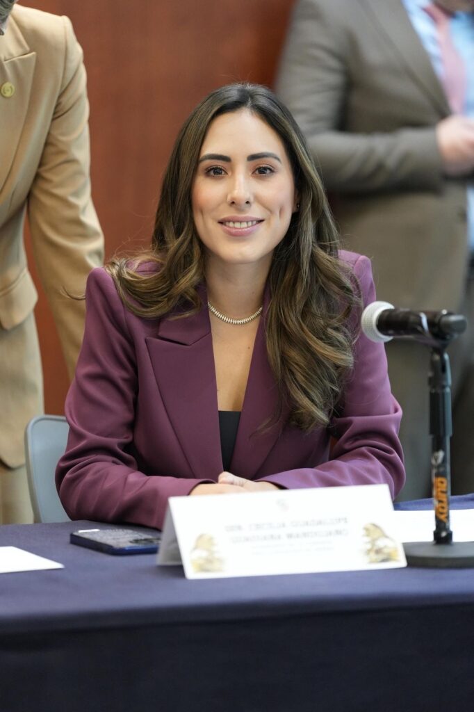 65bfa712-b9b0-46e1-b25e-753b882b8c96-682x1024 Senadora Guadiana impulsa la modernización educativa con tecnología y ciencia
