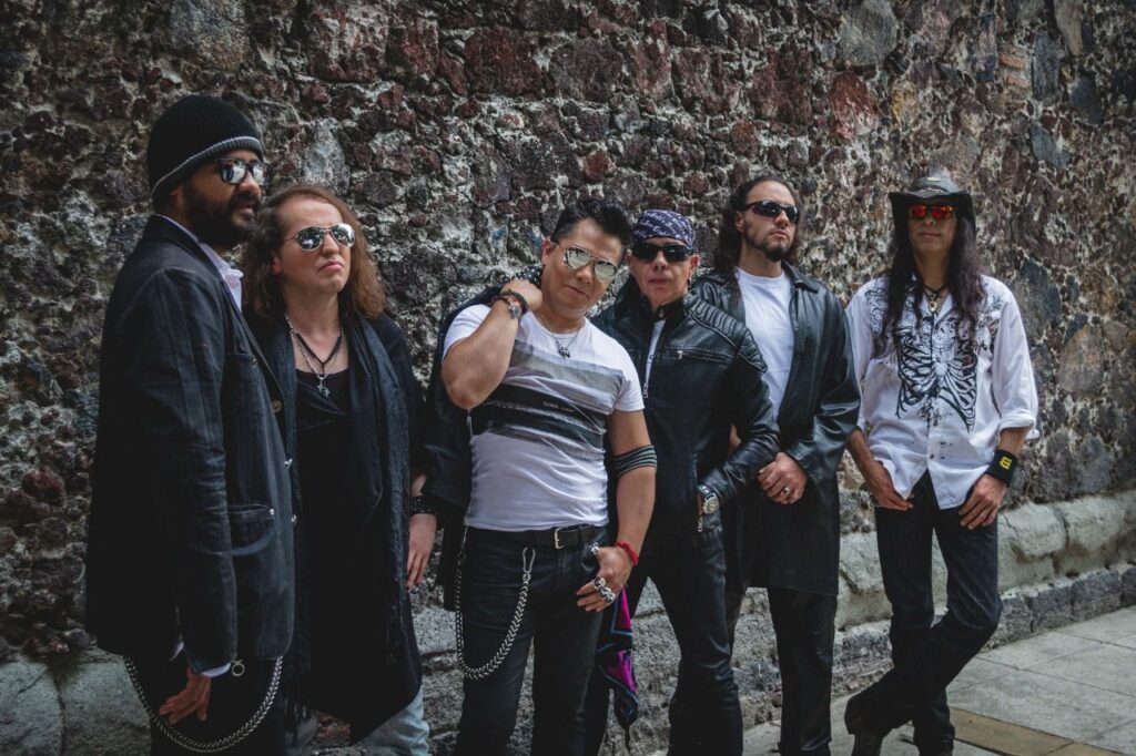 8ad286ee-ad69-4c8d-b646-b501d866e0d2-1024x682 Cristal y Acero Celebra el Rock y el Amor con un Concierto Especial en la CDMX