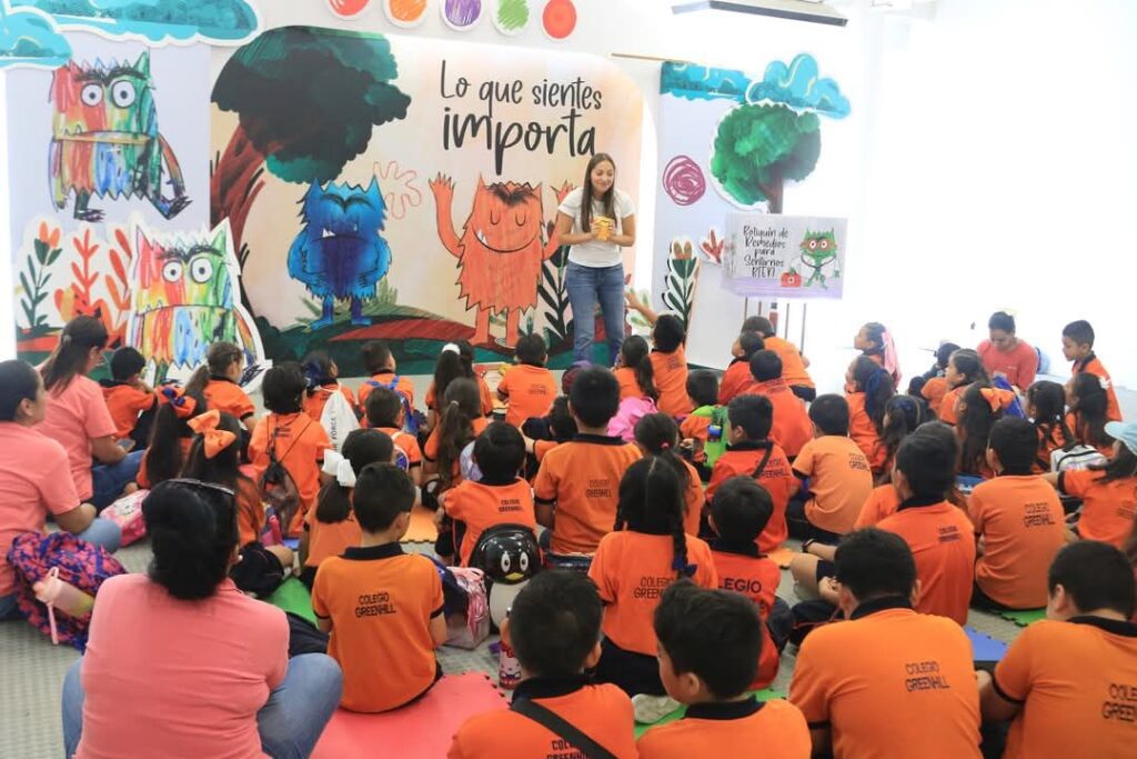 43f79b27-4d73-41a7-be5e-521cb5289671-1024x683 SEDU abre agendas para visitas escolares a la FILC 2025, explorando IA y nuevas formas narrativas