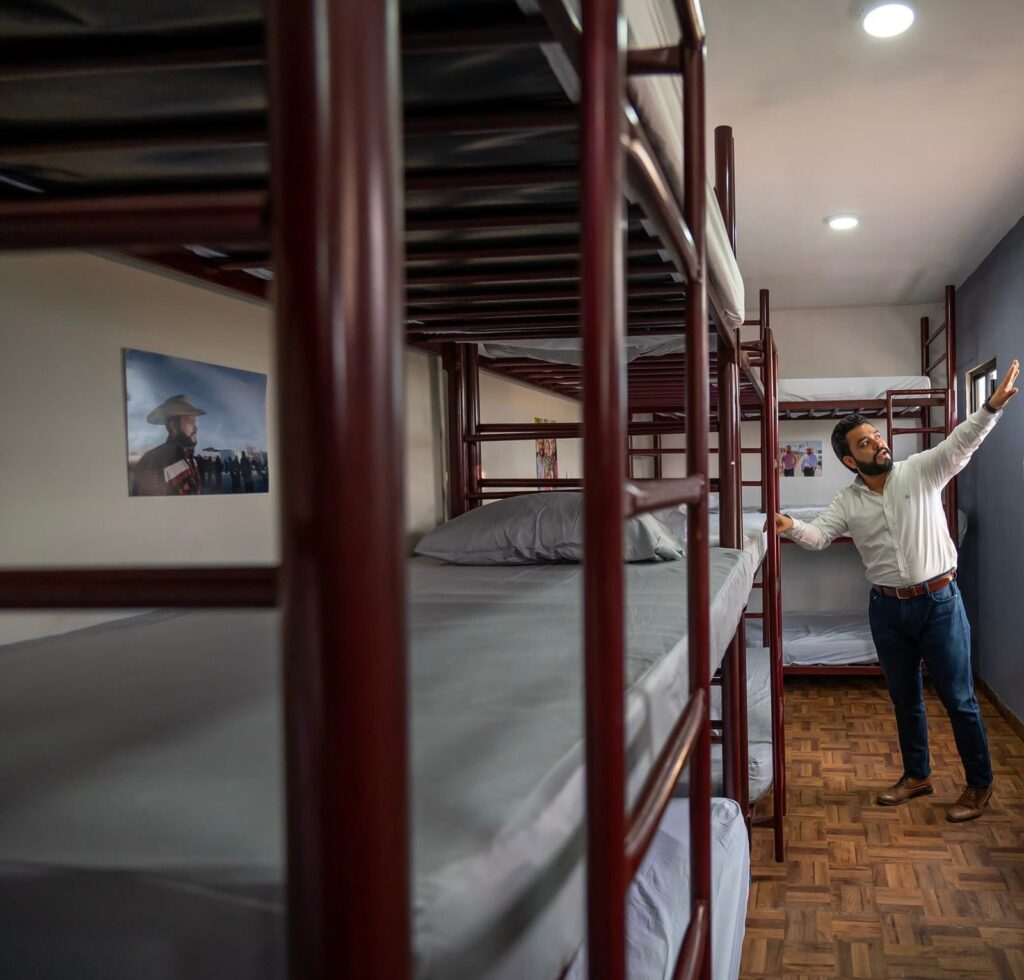 eebdb0f1-f8dc-4486-bb8e-e21fce31e974-1024x980 📰 Dignifican el descanso de familias cuidadoras con dormitorios móviles en Saltillo: ya van 200 beneficiadas