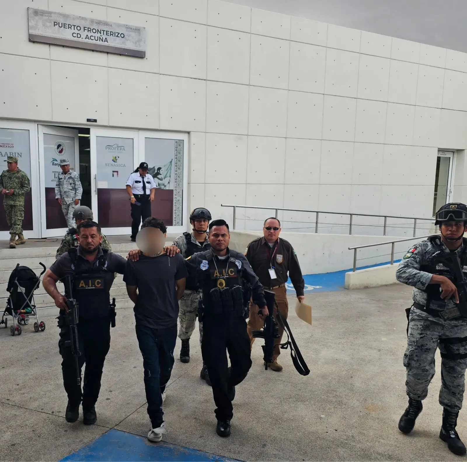 AIC entrega a Eduardo “N” a U.S. Marshals tras ser uno de los 10 más buscados por delitos sexuales en Texas
